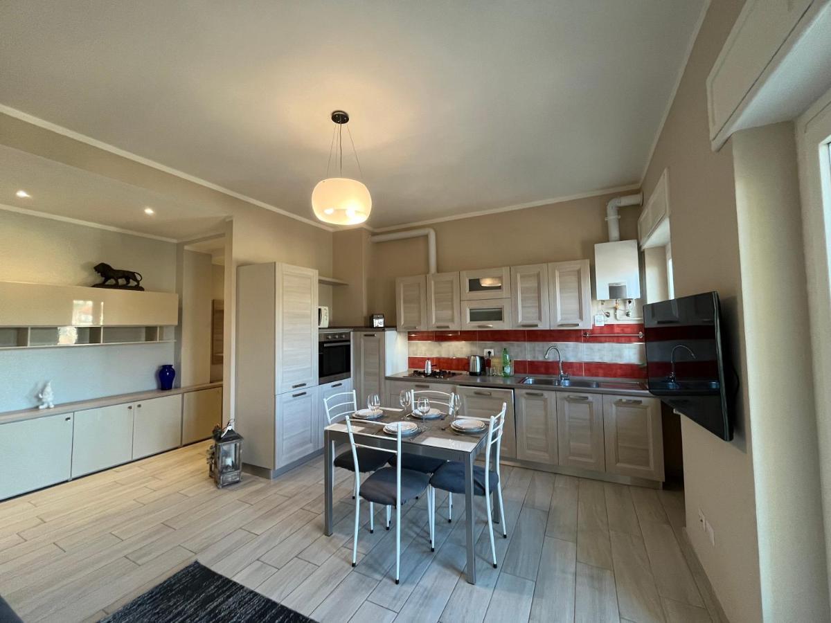 Garibaldi 46 Apartment Verbania Bagian luar foto